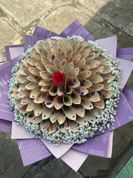 Bó hoa tiền 100 tờ x 100k đẹp, ấn tượng