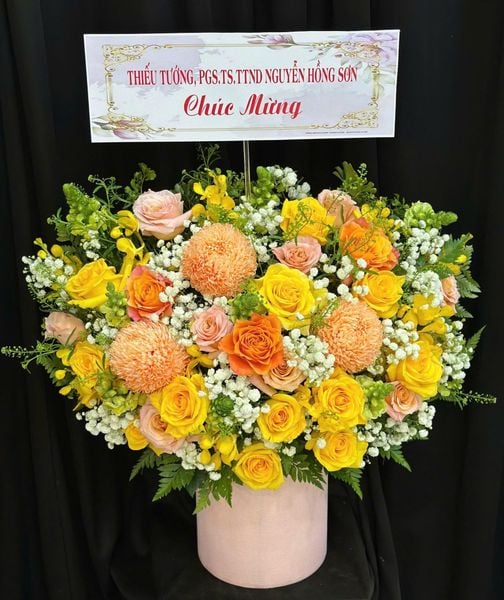  Hộp Hoa Sắc Vàng Vinh Quang - HH63 