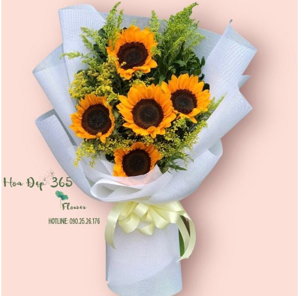 Bó hoa hướng dương thanh lịch là sự lựa chọn lý tưởng dịp khai trương