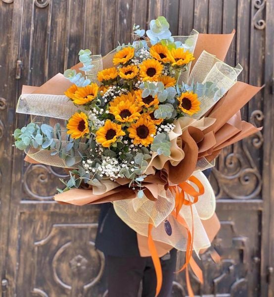 Hoa hướng dương biểu tượng tình cảm tôn sư trọng đạo trong văn hóa Việt Nam