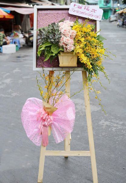 Tranh Hoa Tươi: Kệ Hoa Tươi Sáng - TH18