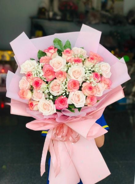 Một đóa hoa hồng tươi đủ to