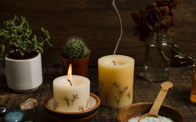 Nến thơm sẽ tạo không gian thư giãn, mang lại cảm giác bình yên cho đồng nghiệp