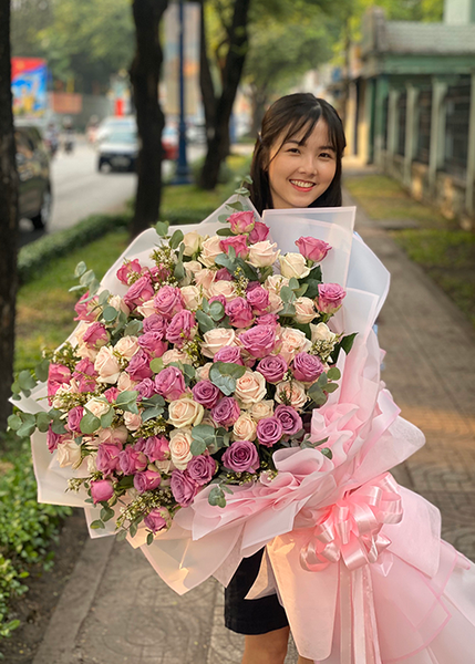 Hoa hồng ánh tím
