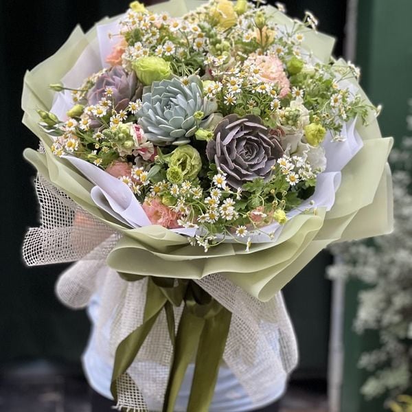 Bó hoa đặc biệt dành cho fan của “sen đá”.