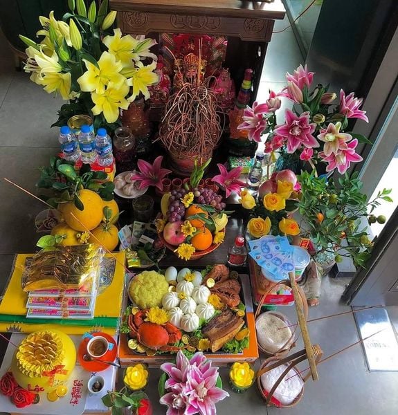 Những kiêng kỵ cần tránh khi dâng hoa, trang trí bàn thờ ông Địa - Thần Tài