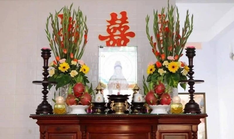 Ý nghĩa văn hóa và phong thủy sâu sắc của việc cắm hoa ngày tết