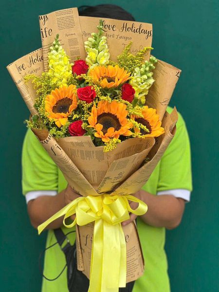  Bó Hoa Rạng Rỡ Thành Công - HBD245 