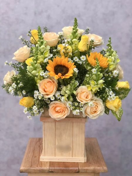Hoa Hướng Dương: Hộp Hoa Mừng Khai Trương - HCH93