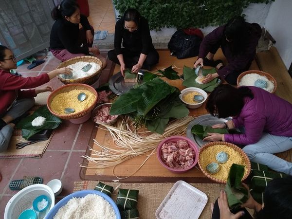 Truyền thống nấu bánh chưng bánh tét ngày Tết (Nguồn: Internet)