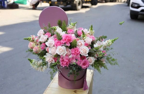Hoa Tặng Người Yêu: Hộp Hoa Sắc Hồng - HCH110