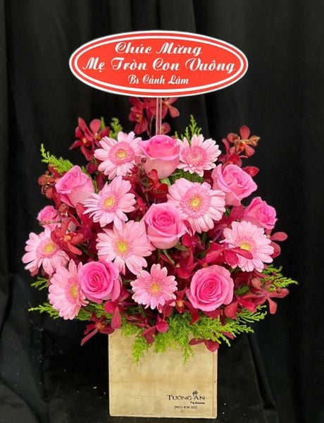 Hộp Hoa Tươi: Hoa Hộp Hồng Ngọc Yêu Thương - HH225