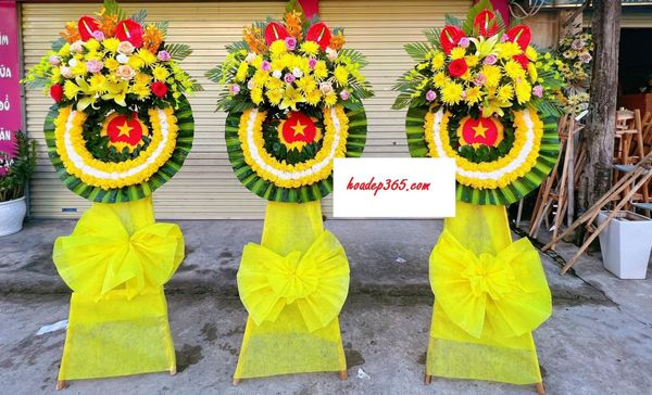 Hoa Chia Buồn: Tổ Quốc Kính Yêu - HTL121 - Vòng Hoa Tang Lễ | Flosa