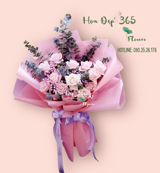 Bó hoa tình hồng với tông màu tím