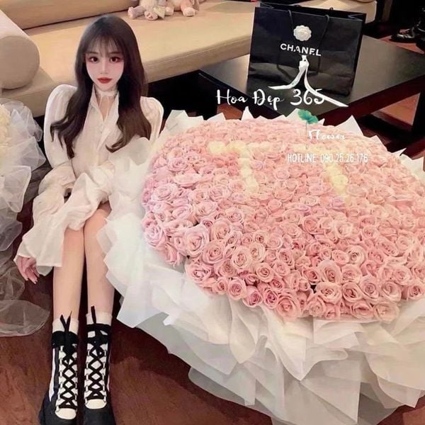 Bó hoa hồng sáp tiểu thư siêu to khổng lồ tặng người yêu dịp 20/10