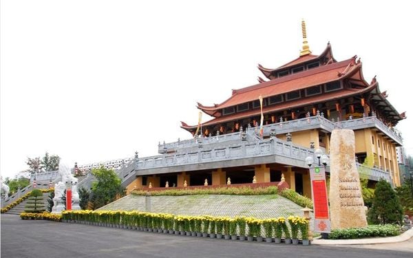 chùa huê nghiêm, điểm đến ngày lễ vu lan