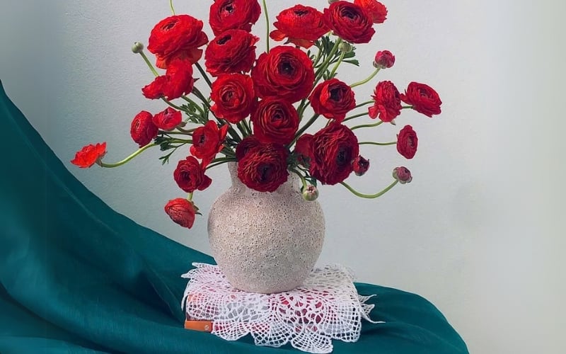 Mẫu bình hoa mao lương đỏ rực rỡ