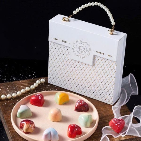 Hộp Chocolate: Hộp Chocolate Chanel Trắng - HCCL13