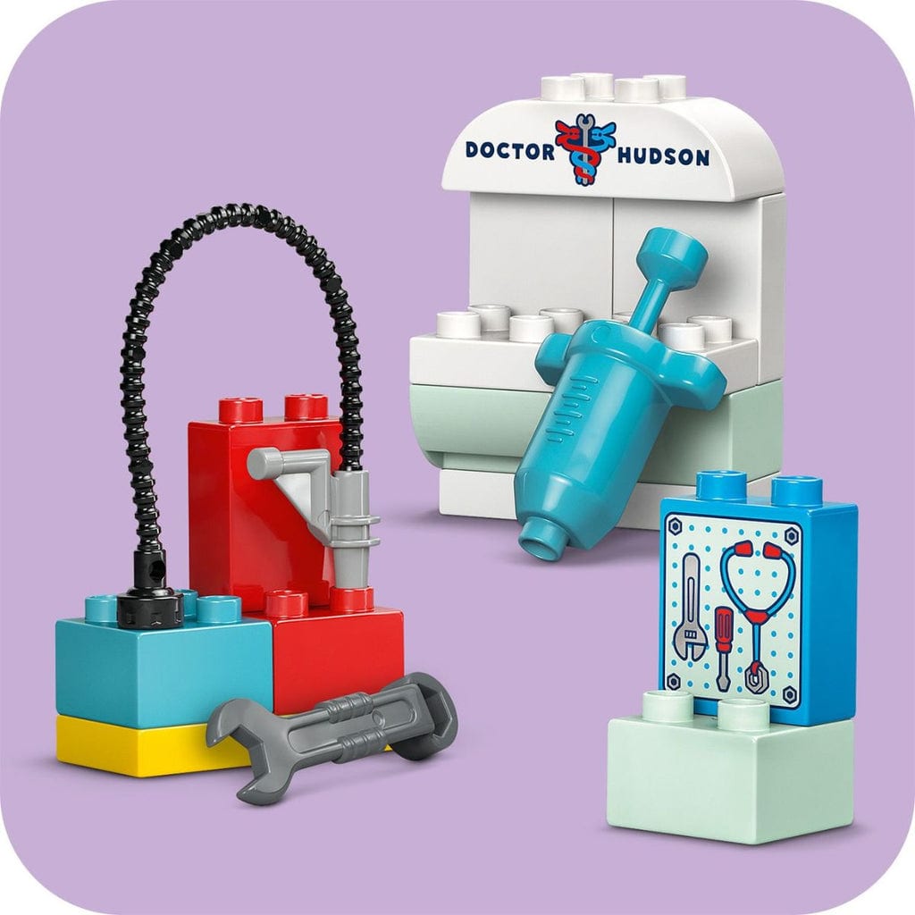  Đồ Chơi Bộ Lắp Ráp Chuyến Thăm Gara Của Bác Sĩ Doc Và Xe McQueen LEGO DUPLO 10456 (35 chi tiết) 