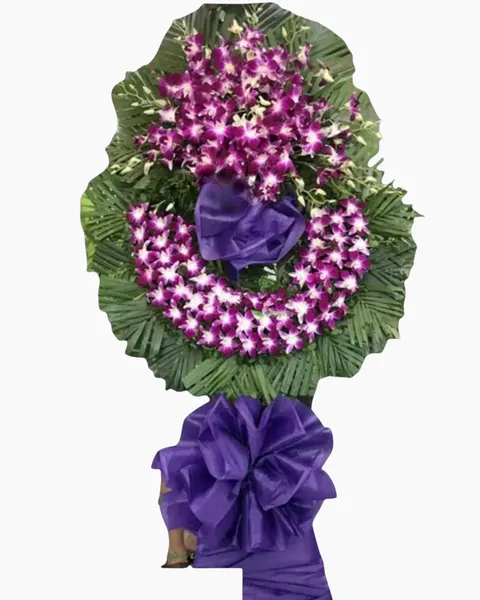 Funeral Wreath:  Funeral Wreath - HTL136 - Funeral Flowers 