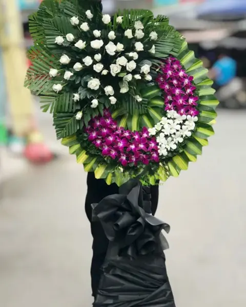 Hoa Chia Buồn: Vòng Hoa Chia Buồn - HTL138 - Hoa Tang Lễ | Flosa