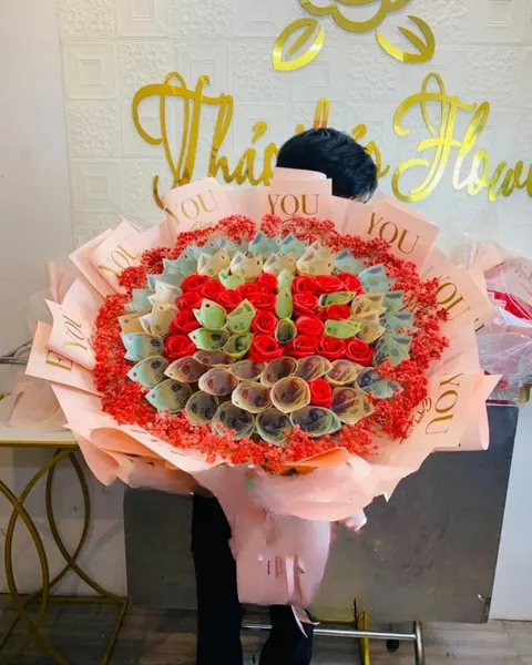 Hoa Tiền: Bó Hoa Tiền Mix Hoa Chữ Mẹ - BT18 - Hoa tặng mẹ | Flosa