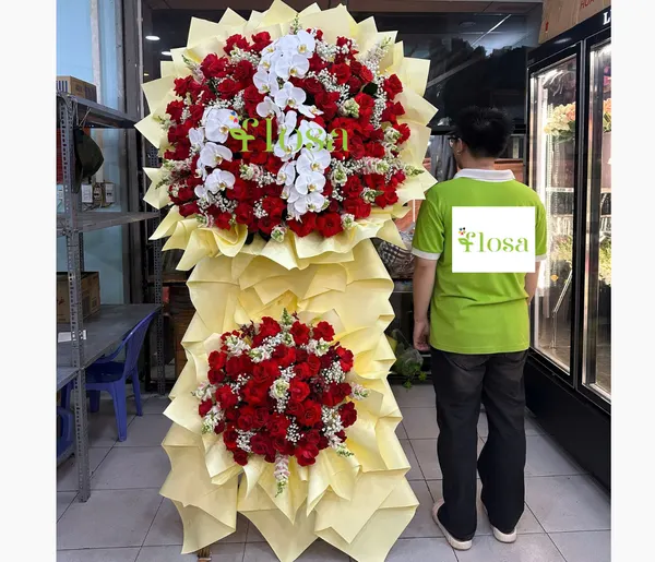 Hoa Chúc Mừng: Kệ Hoa Đỏ Phát - HCM98 | Flosa