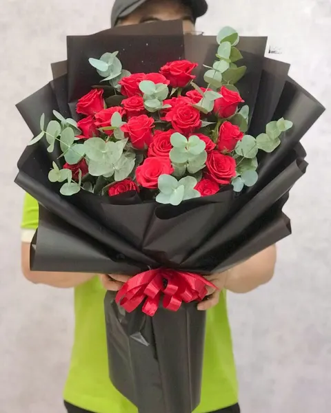 長形花束:  20朵紅玫瑰花束 - HBD235 - 20/10 玫瑰 