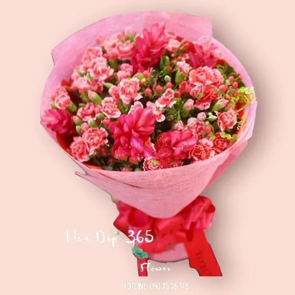 Bó hoa cẩm chướng hồng chủ đạo để tặng người yêu