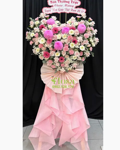  Kệ Hoa Trái Tim Hồng - HCM93 