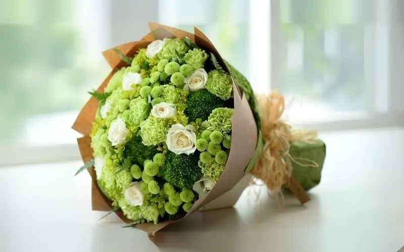 Mẫu hoa tone xanh lá nam tính dành cho nam