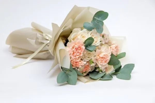 Tải ảnh hoa sinh nhật đẹp: Bó hoa hồng tươi làm sao có thể thiếu trong bộ ảnh gửi tặng chúc mừng sinh nhật được chứ?
