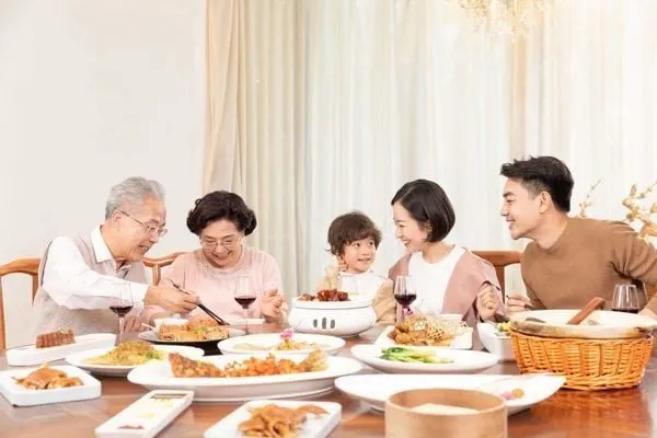 Trang sức sang trọng sẽ là điểm nhấn hoàng hảo cho vẻ đẹp của mẹ nhân ngày 20/10