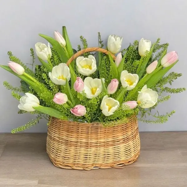Giỏ Hoa Tươi Tulip Mix Màu - HG63
