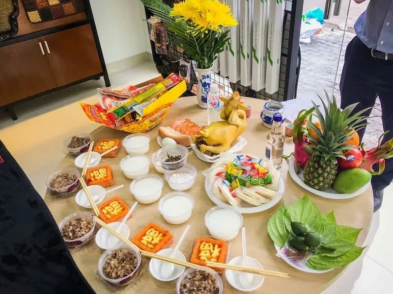 Thực hiện chương trình giảm giá ngày khai trương để thu hút khách hàng và đón tài lộc