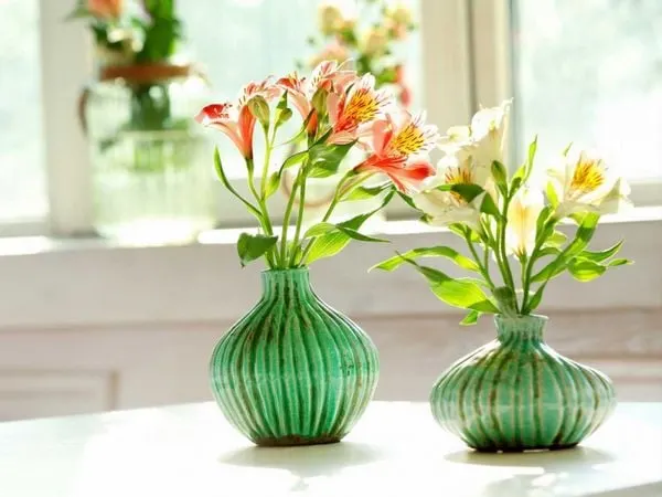 Cách cắm hoa bàn thờ gia tiên với hoa thủy tiên ý nghĩa
