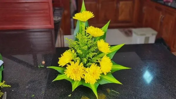 Mẫu cắm hoa cúc bàn thờ đẹp, đơn giản