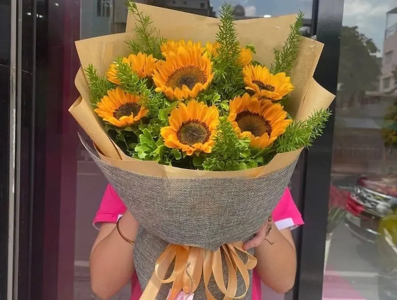 Bó Hoa Hướng Dương Radiant Faith - HBD267