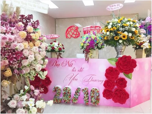 Cách trang trí rực rỡ và bắt mắt cho khu vực tiếp tân nhân ngày 20/10 mà bạn có thể tham khảo.