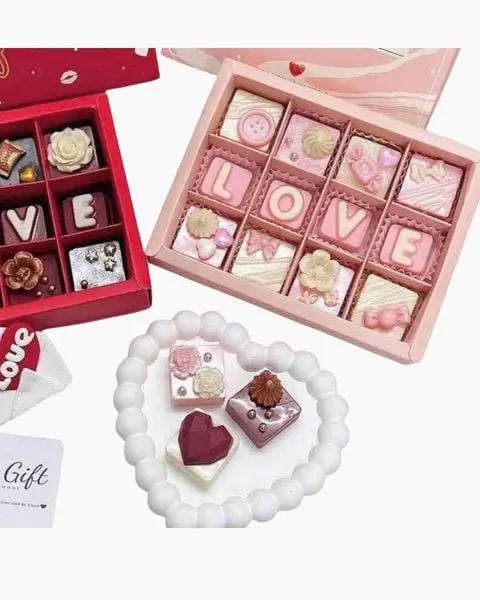 Sweet Love Chocolate Box - HCCL16 - 14/2 Gift