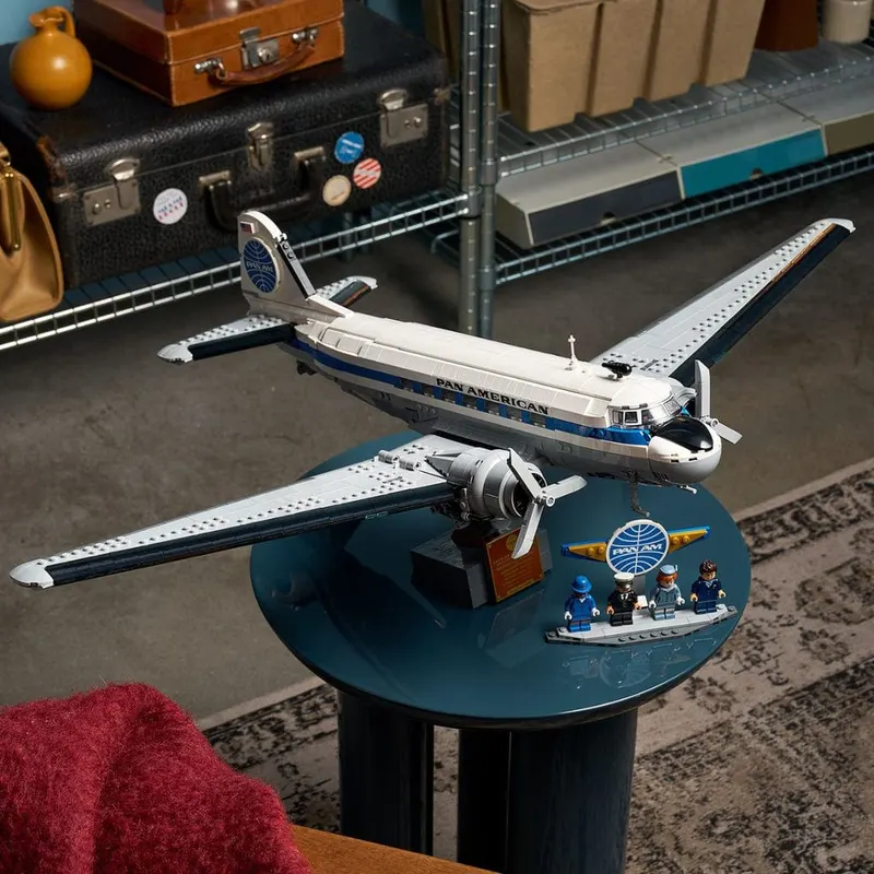  Đồ Chơi Lắp Ráp Máy Bay Chở Khách Douglas DC-3 PAN AM LEGO ICONS 11378 (1903 chi tiết) 