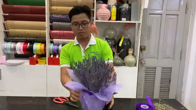 Hướng Dẫn Cắm Bình Hoa Lavender Đơn Giản Tại Nhà