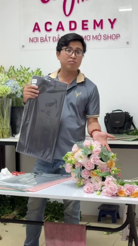 Bước 1: Chọn màu giấy gói