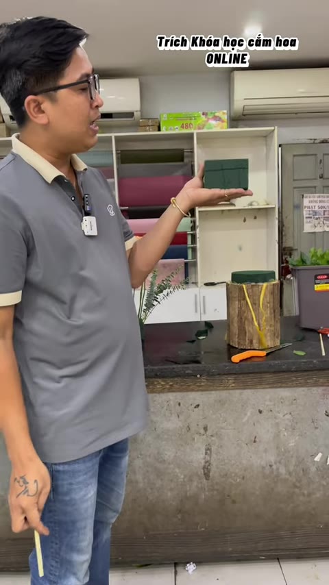 Bước 6: Cắm hoa cân đối