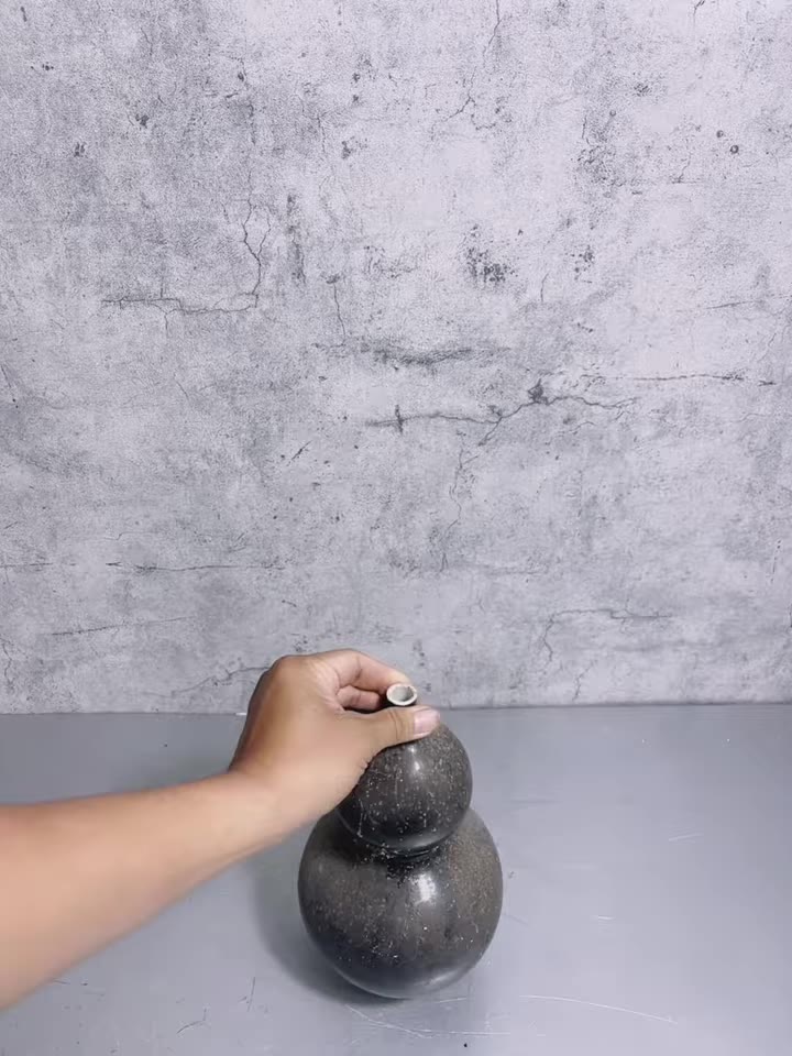 Bước 1: Chuẩn bị bình hoa
