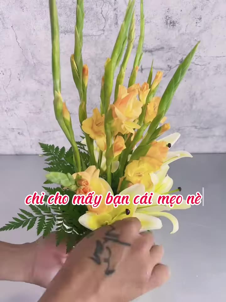 Bước 7: Lau nhụy hoa